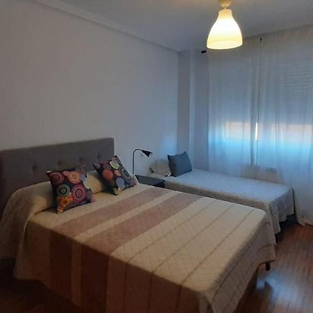 Habitacion, Muy Amplia Y Luminosa, Muy Cerca Del Centro A 15 Min En El Metro A Sol Y Gran Via Madrid Exterior foto